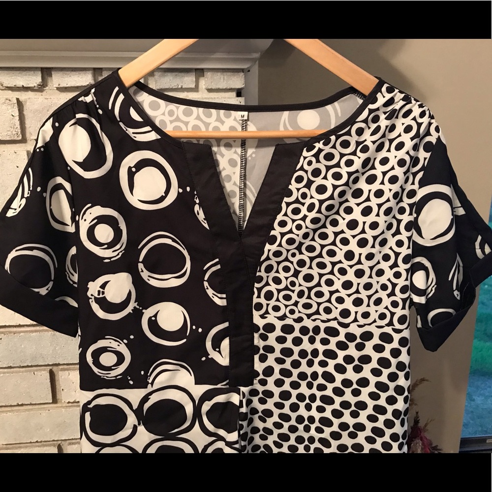 New! Modlily Split Neck Roll Cuff Circle Print Top - image 3